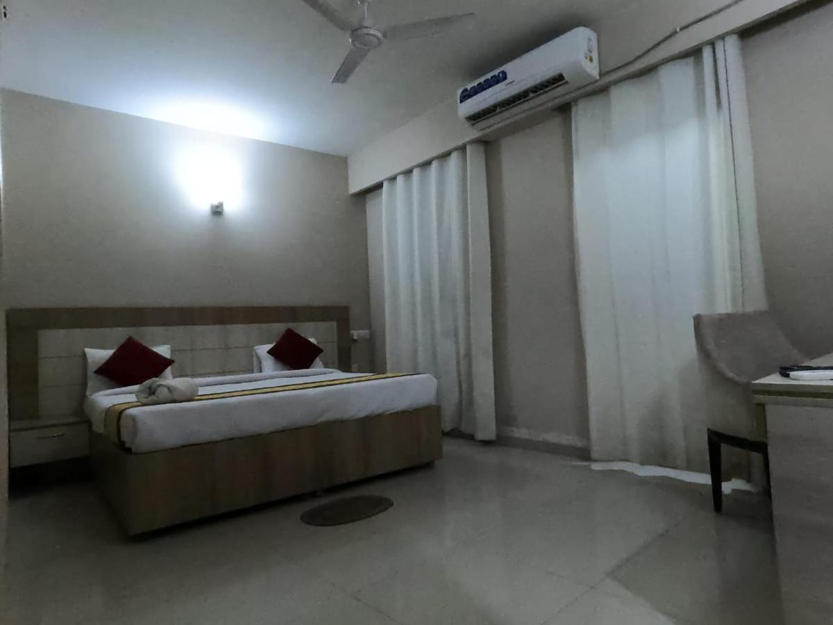 Baal Krishna Homestay Vrindavan Ngoại thất bức ảnh